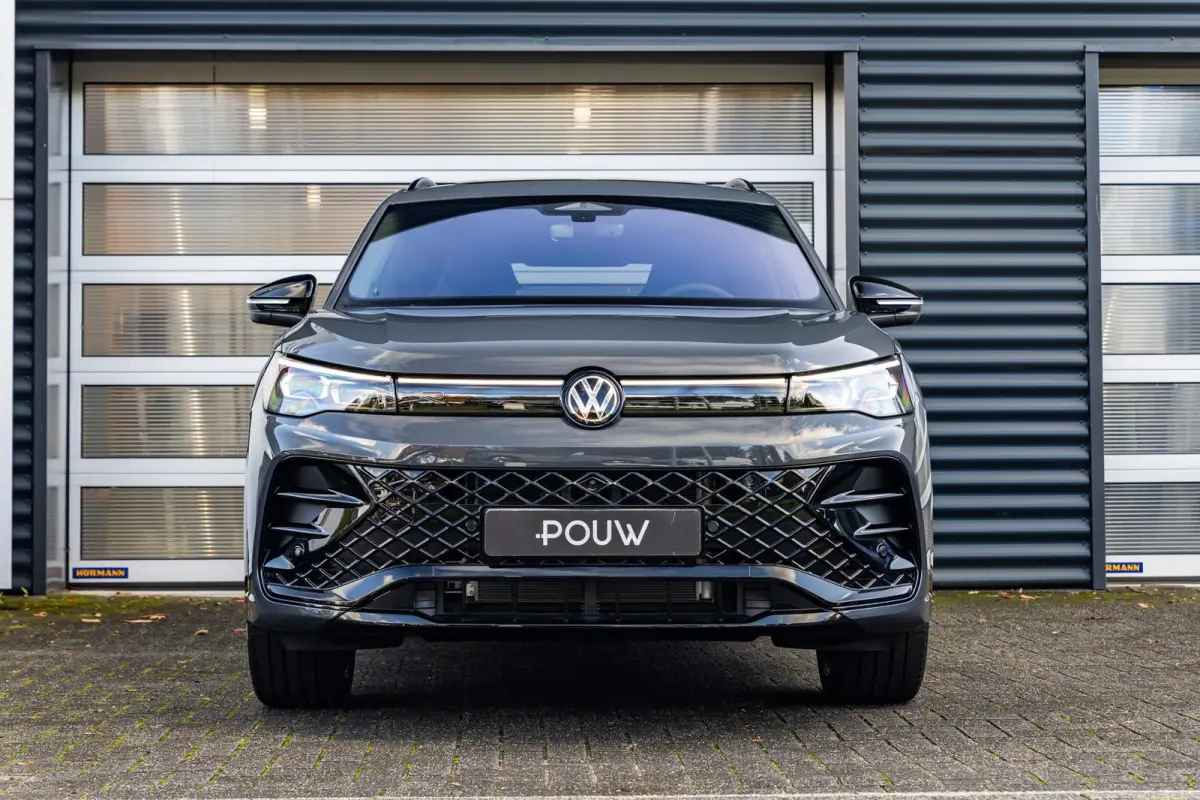 1.5 eHybrid 272pk R-Line Edition | 20" Velgen | Panoramadak