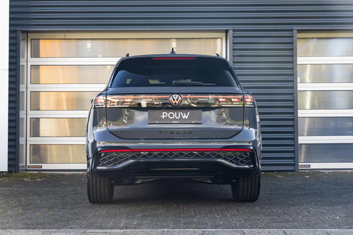 1.5 eHybrid 272pk R-Line Edition | 20" Velgen | Panoramadak
