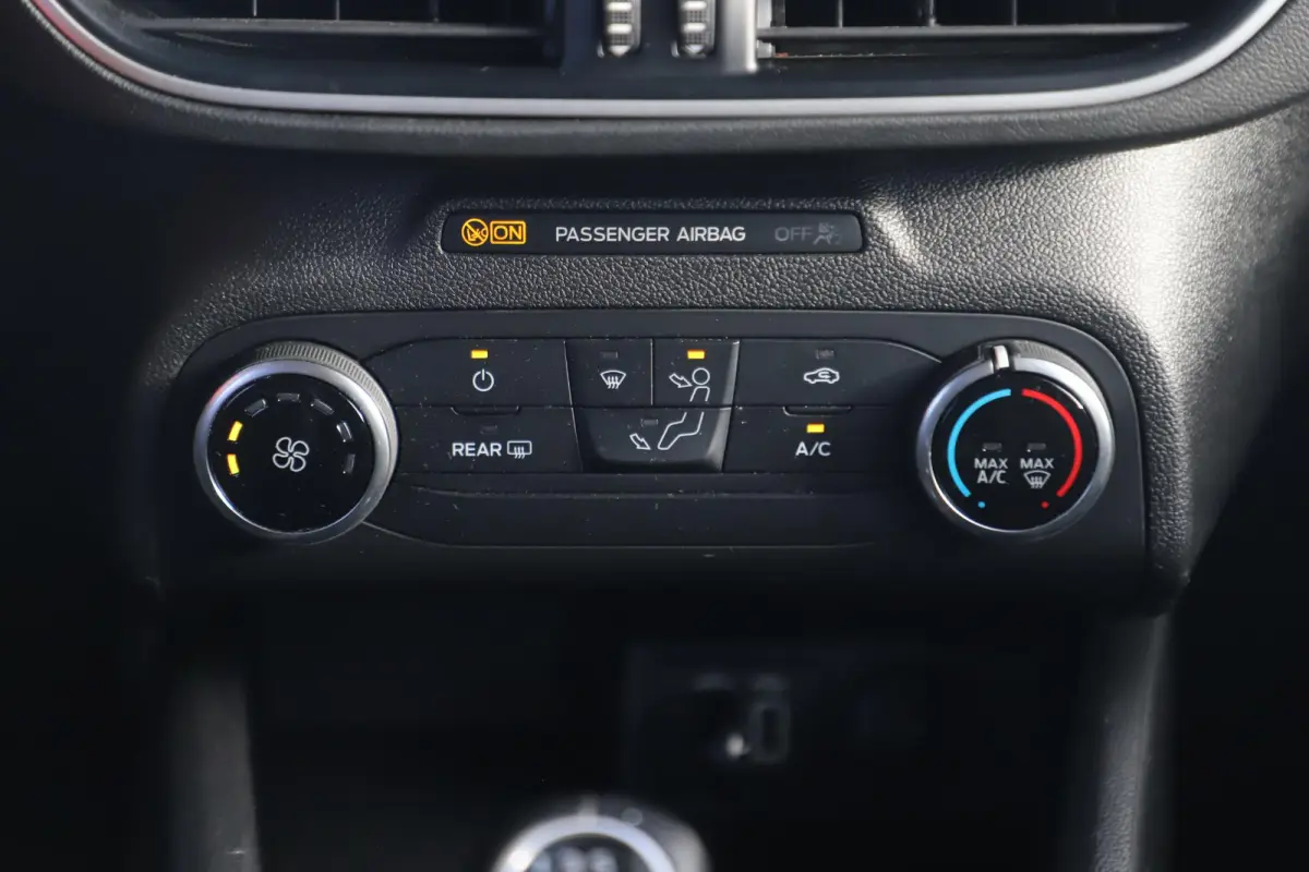 1.0 EcoBoost Hybrid Trend Edition Business 125PK Trekhaak Navigatie Achteruitrijcamera Virtual Cockpit Carplay Climate Cruise Control