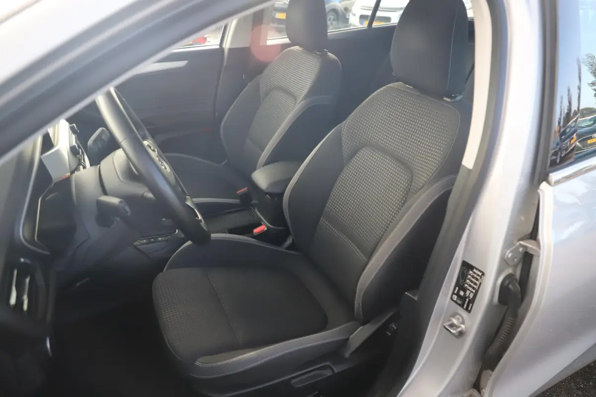 1.0 EcoBoost Hybrid Trend Edition Business 125PK Trekhaak Navigatie Achteruitrijcamera Virtual Cockpit Carplay Climate Cruise Control