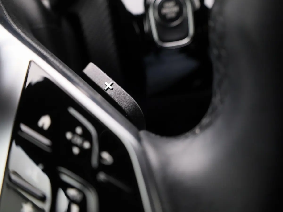 250 e Star Edition | ACC | Achteruitrijcamera | Stoelverwarming | Climate Control | Keyless |