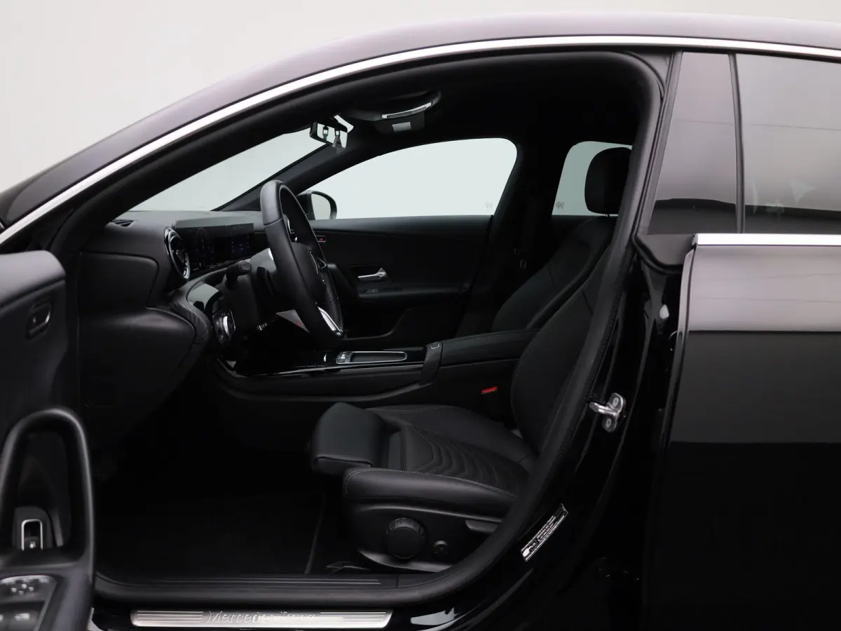 250 e Star Edition | ACC | Achteruitrijcamera | Stoelverwarming | Climate Control | Keyless |