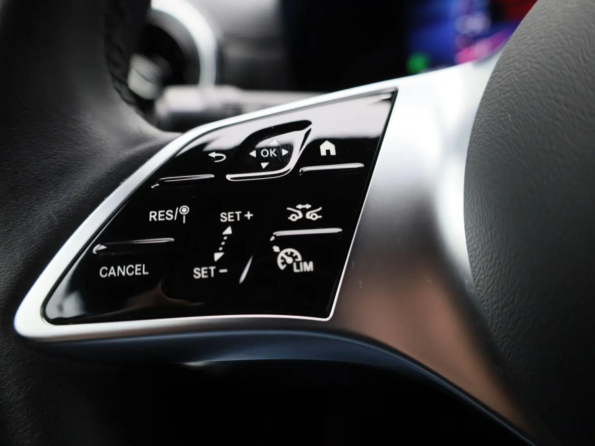 250 e Star Edition | ACC | Achteruitrijcamera | Stoelverwarming | Climate Control | Keyless |