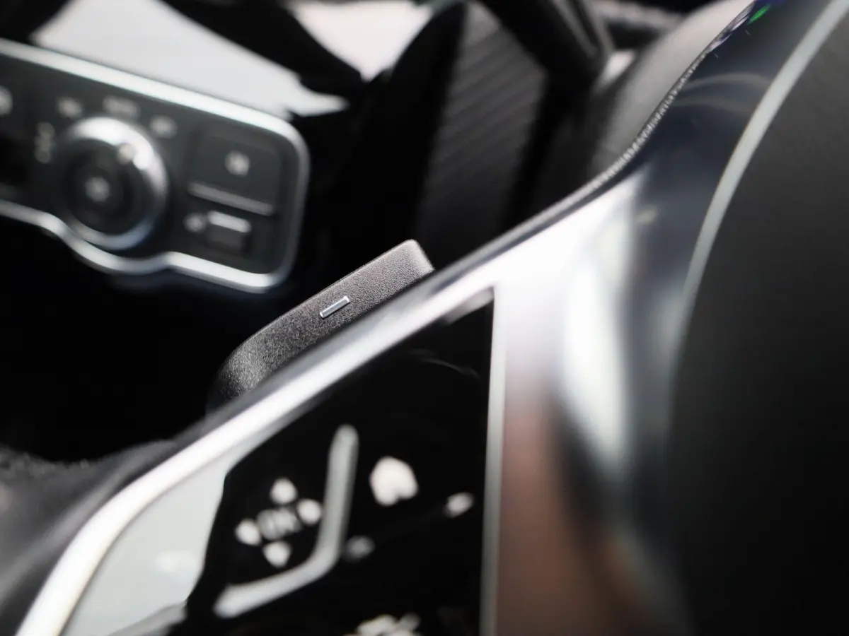 250 e Star Edition | ACC | Achteruitrijcamera | Stoelverwarming | Climate Control | Keyless |