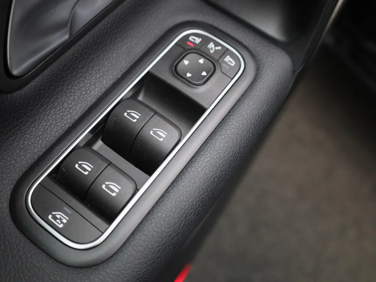 250 e Star Edition | ACC | Achteruitrijcamera | Stoelverwarming | Climate Control | Keyless |