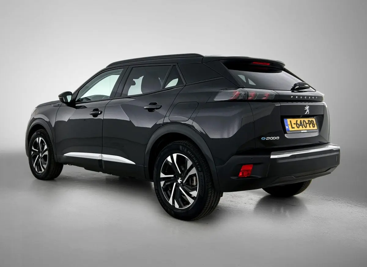 SUV EV Allure Pack 50 kWh 136pk | Accu 91% | Navigatie | Achteruitrijcamera | 3D Cockpit | Climate Control | Cruise Control | Parkeersensoren | Stoelverwarming | Keyless start | Bluetooth | 
