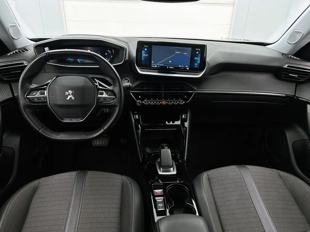 SUV EV Allure Pack 50 kWh 136pk | Accu 91% | Navigatie | Achteruitrijcamera | 3D Cockpit | Climate Control | Cruise Control | Parkeersensoren | Stoelverwarming | Keyless start | Bluetooth | 