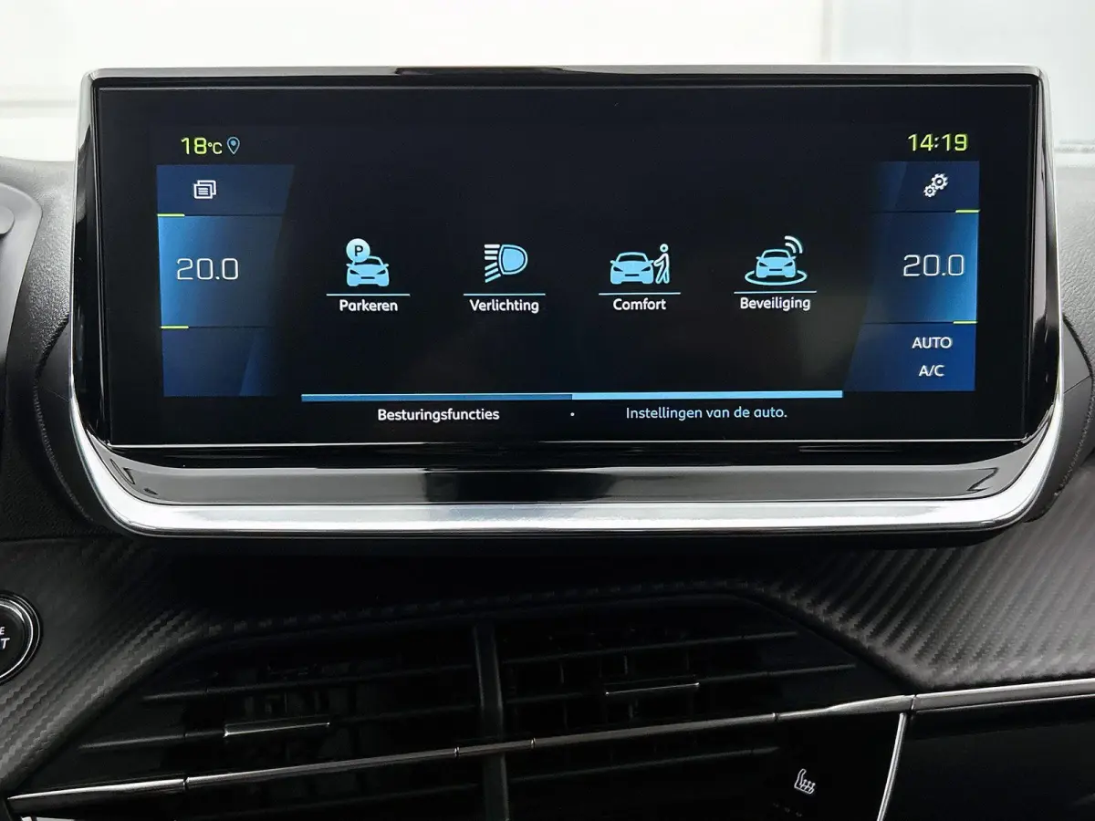SUV EV Allure Pack 50 kWh 136pk | Accu 91% | Navigatie | Achteruitrijcamera | 3D Cockpit | Climate Control | Cruise Control | Parkeersensoren | Stoelverwarming | Keyless start | Bluetooth | 