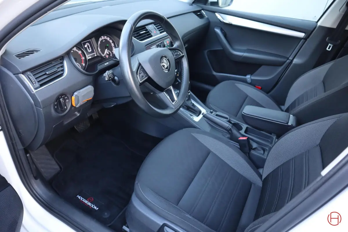 1.0 TSI DSG AUTOMAAT / Camera / CarPlay / Cruise