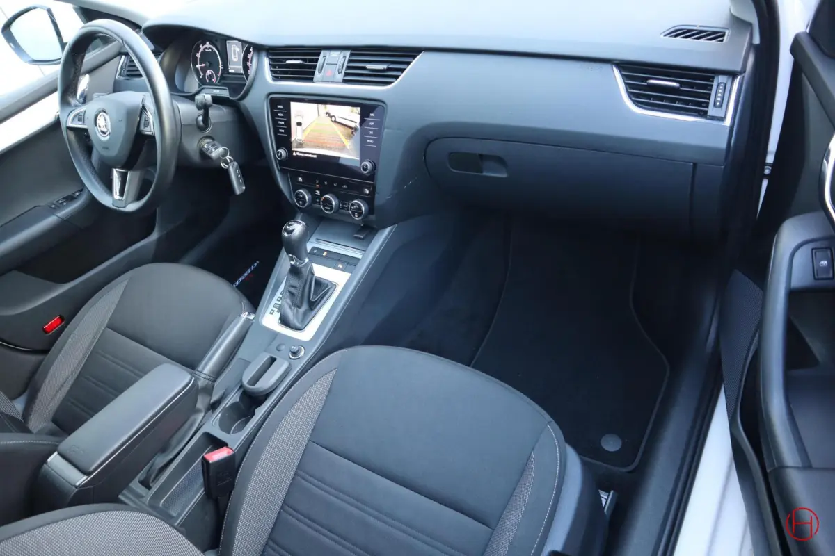 1.0 TSI DSG AUTOMAAT / Camera / CarPlay / Cruise