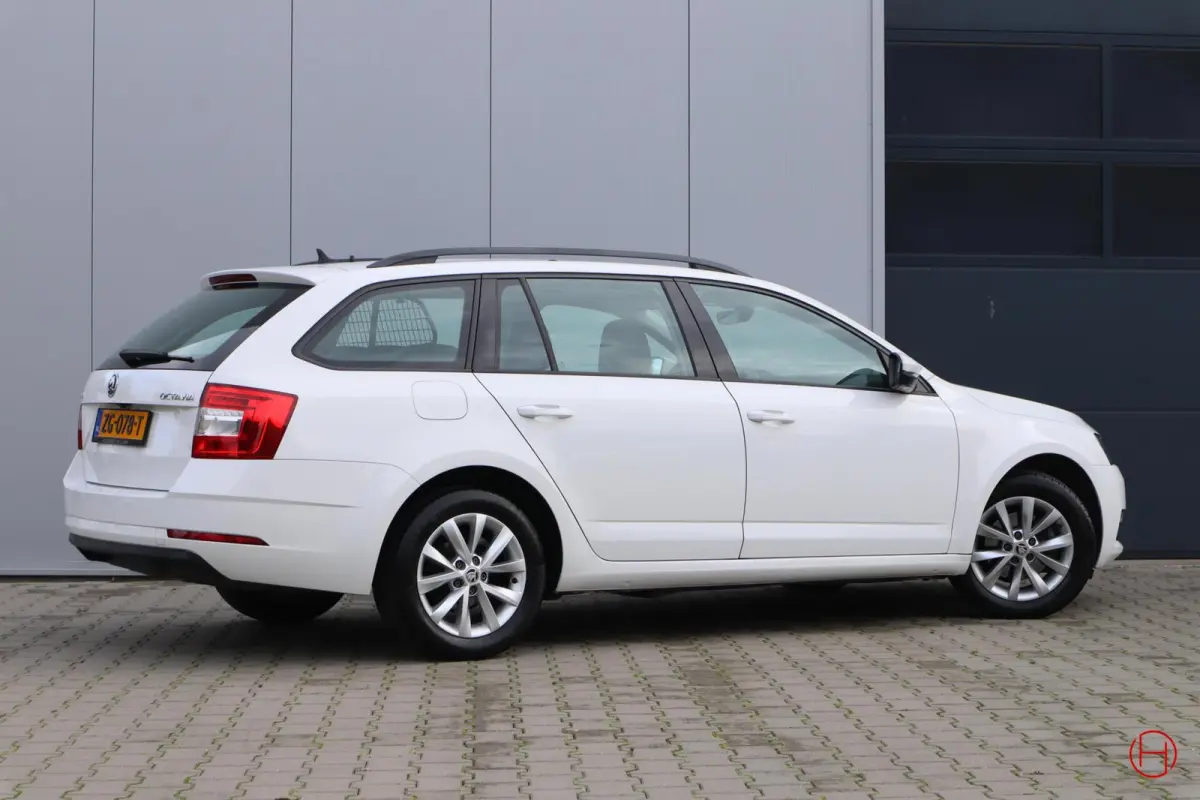 1.0 TSI DSG AUTOMAAT / Camera / CarPlay / Cruise