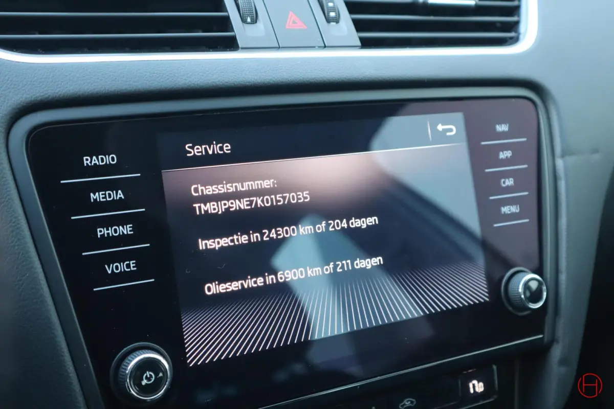 1.0 TSI DSG AUTOMAAT / Camera / CarPlay / Cruise