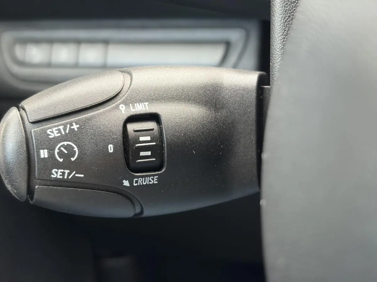 1.2 PureTech Allure ✓2e Eigenaar✓110pk✓D-riem vv in 03-2024✓Carplay✓Halfleder✓Navi✓Clima✓Cruise✓Lm velgen✓Pdc✓N.A.P✓Apk tot 04-2027