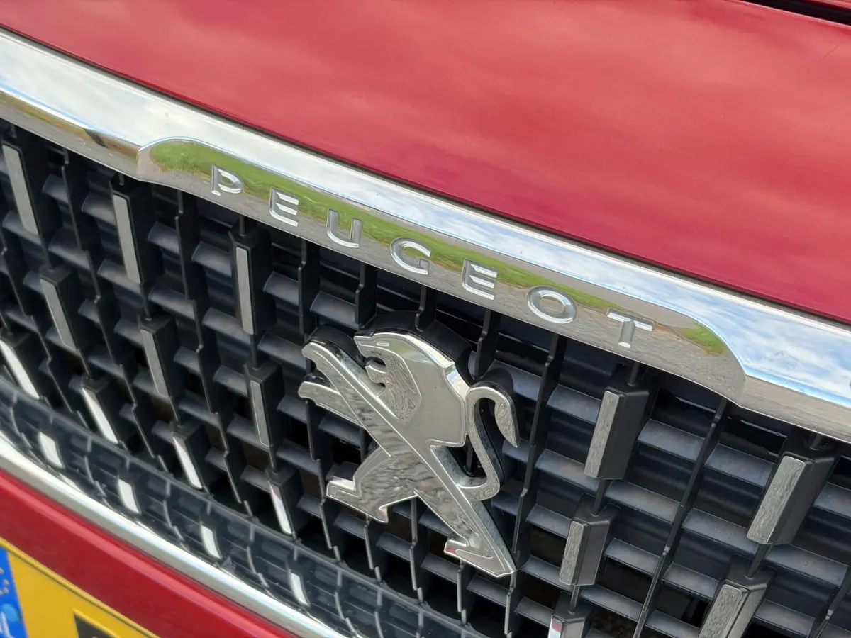 1.2 PureTech Allure ✓2e Eigenaar✓110pk✓D-riem vv in 03-2024✓Carplay✓Halfleder✓Navi✓Clima✓Cruise✓Lm velgen✓Pdc✓N.A.P✓Apk tot 04-2027
