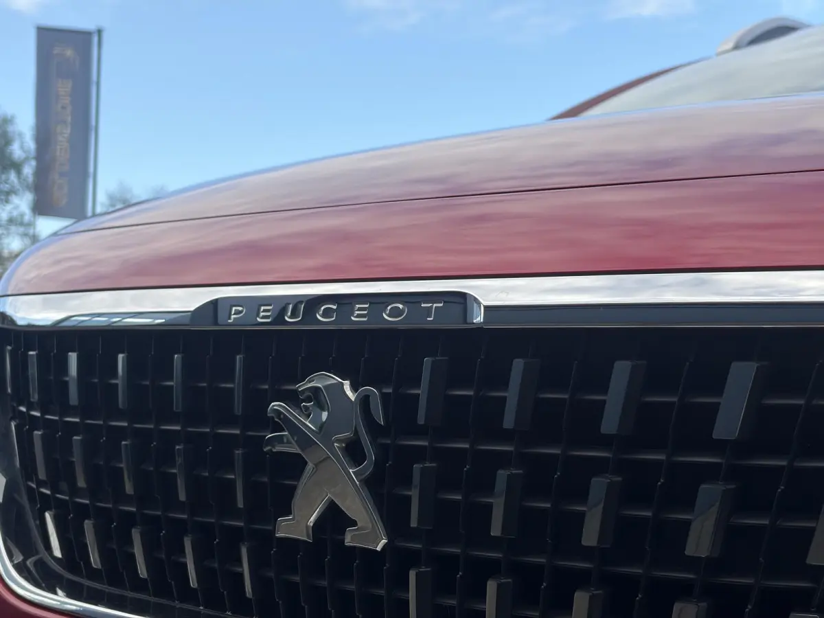1.2 PureTech Allure ✓2e Eigenaar✓110pk✓D-riem vv in 03-2024✓Carplay✓Halfleder✓Navi✓Clima✓Cruise✓Lm velgen✓Pdc✓N.A.P✓Apk tot 04-2027