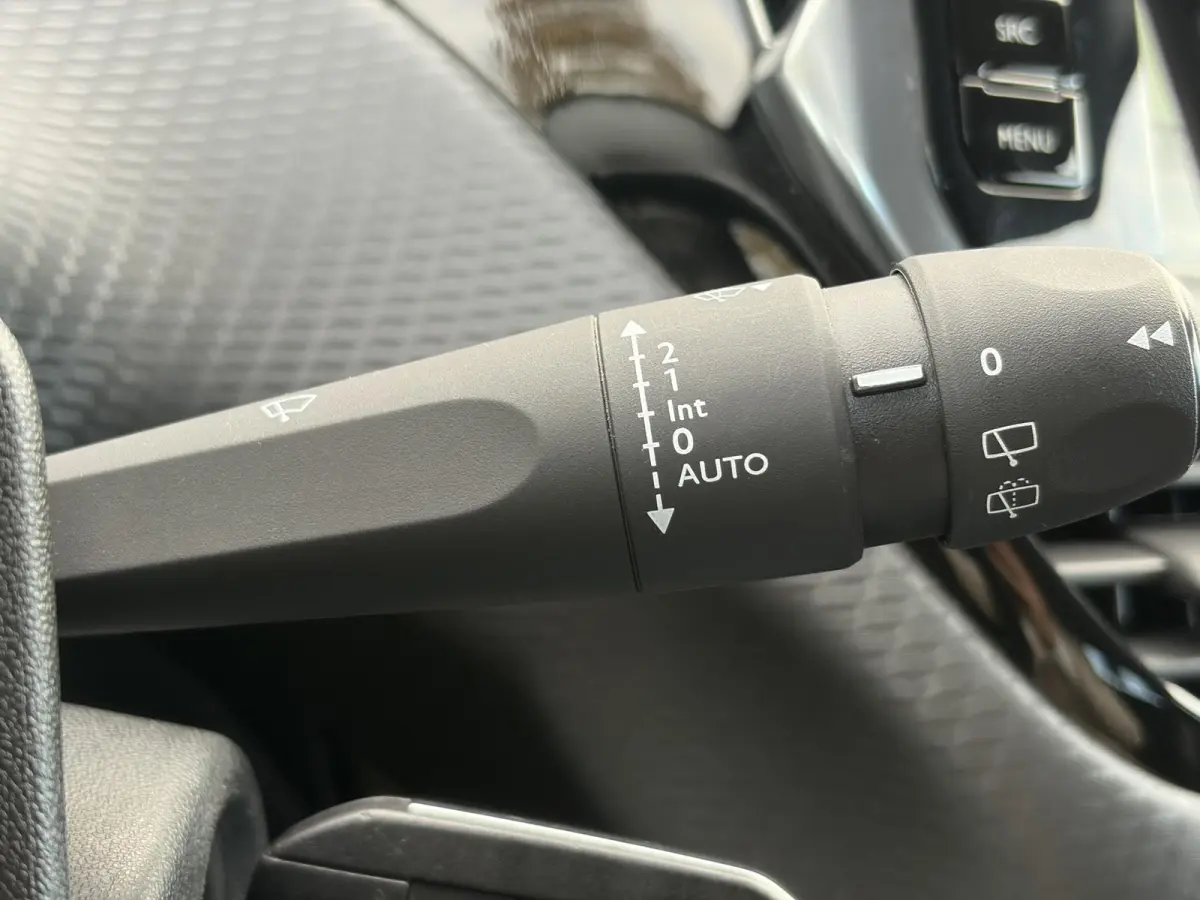 1.2 PureTech Allure ✓2e Eigenaar✓110pk✓D-riem vv in 03-2024✓Carplay✓Halfleder✓Navi✓Clima✓Cruise✓Lm velgen✓Pdc✓N.A.P✓Apk tot 04-2027