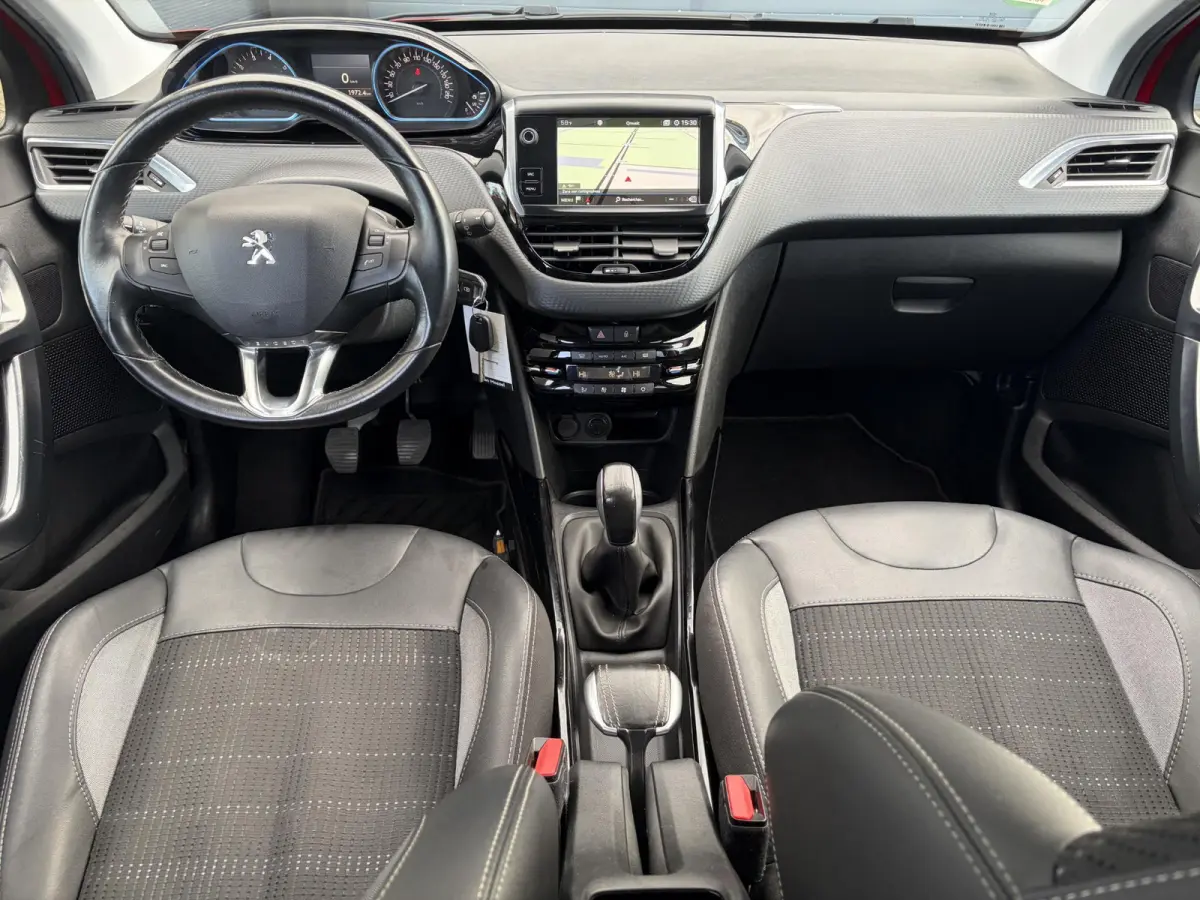 1.2 PureTech Allure ✓2e Eigenaar✓110pk✓D-riem vv in 03-2024✓Carplay✓Halfleder✓Navi✓Clima✓Cruise✓Lm velgen✓Pdc✓N.A.P✓Apk tot 04-2027