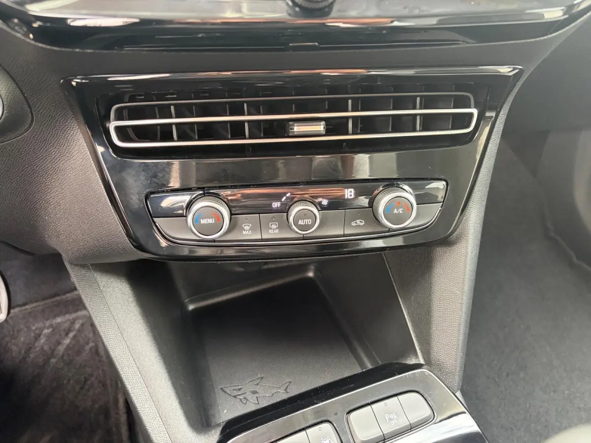 1.2 Business Elegance | *1E EIGENAAR | FABRIEKSGARANTIE | APPLE CARPLAY/ ANDROID AUTO | NAVI | CAMERA | BI- COLOR DAK | LMV | DAB+ | ETC…