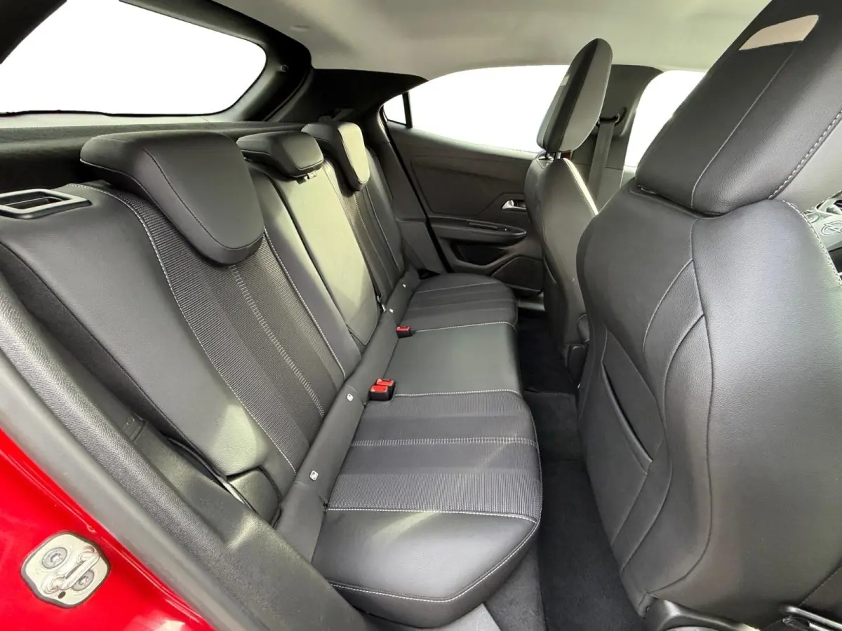 1.2 Business Elegance | *1E EIGENAAR | FABRIEKSGARANTIE | APPLE CARPLAY/ ANDROID AUTO | NAVI | CAMERA | BI- COLOR DAK | LMV | DAB+ | ETC…