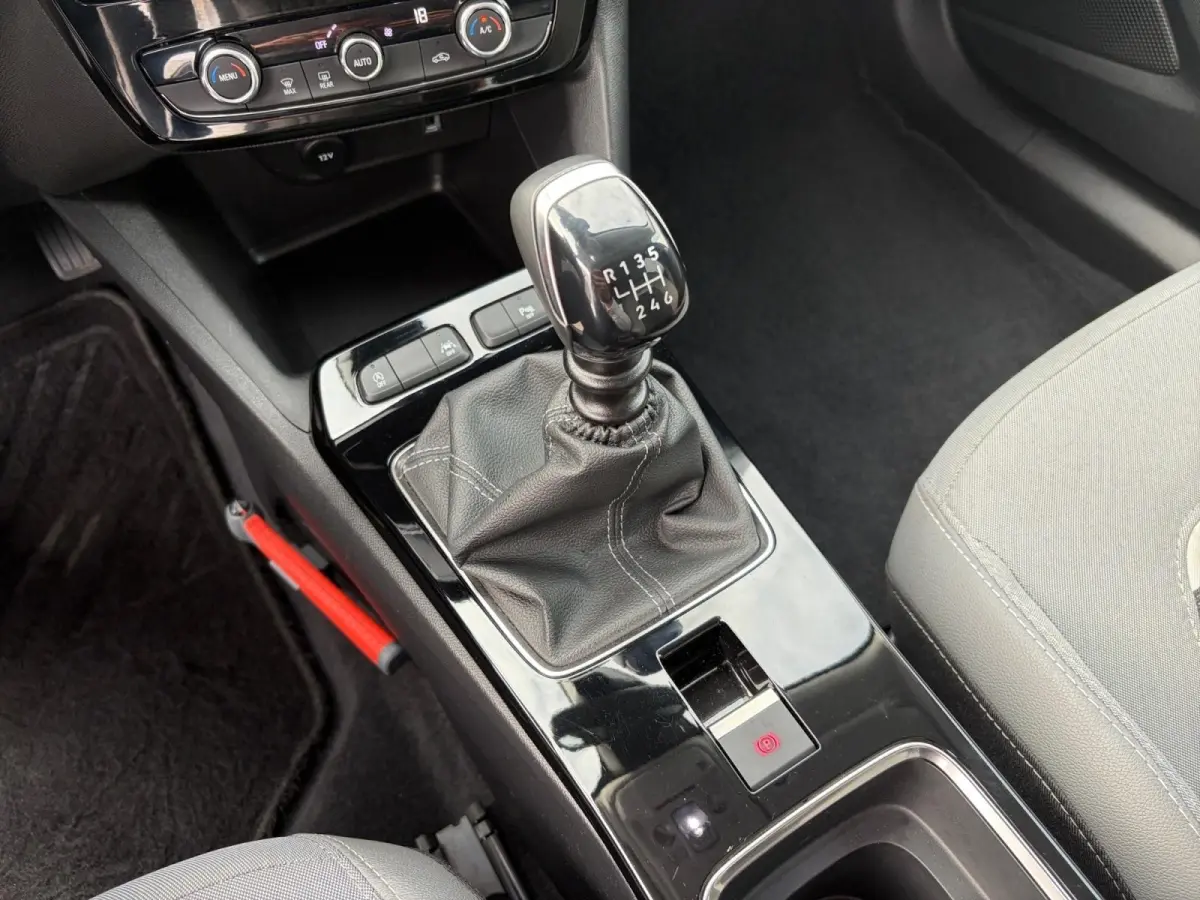 1.2 Business Elegance | *1E EIGENAAR | FABRIEKSGARANTIE | APPLE CARPLAY/ ANDROID AUTO | NAVI | CAMERA | BI- COLOR DAK | LMV | DAB+ | ETC…