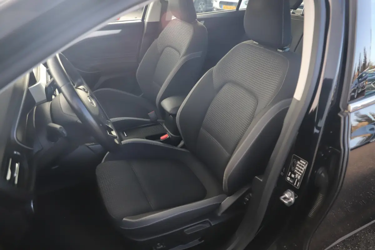 1.0 EcoBoost Trend Edition Business 101PK Trekhaak Navigatie LMV Navigatie Carplay Climate Cruise Control Parkeersensor