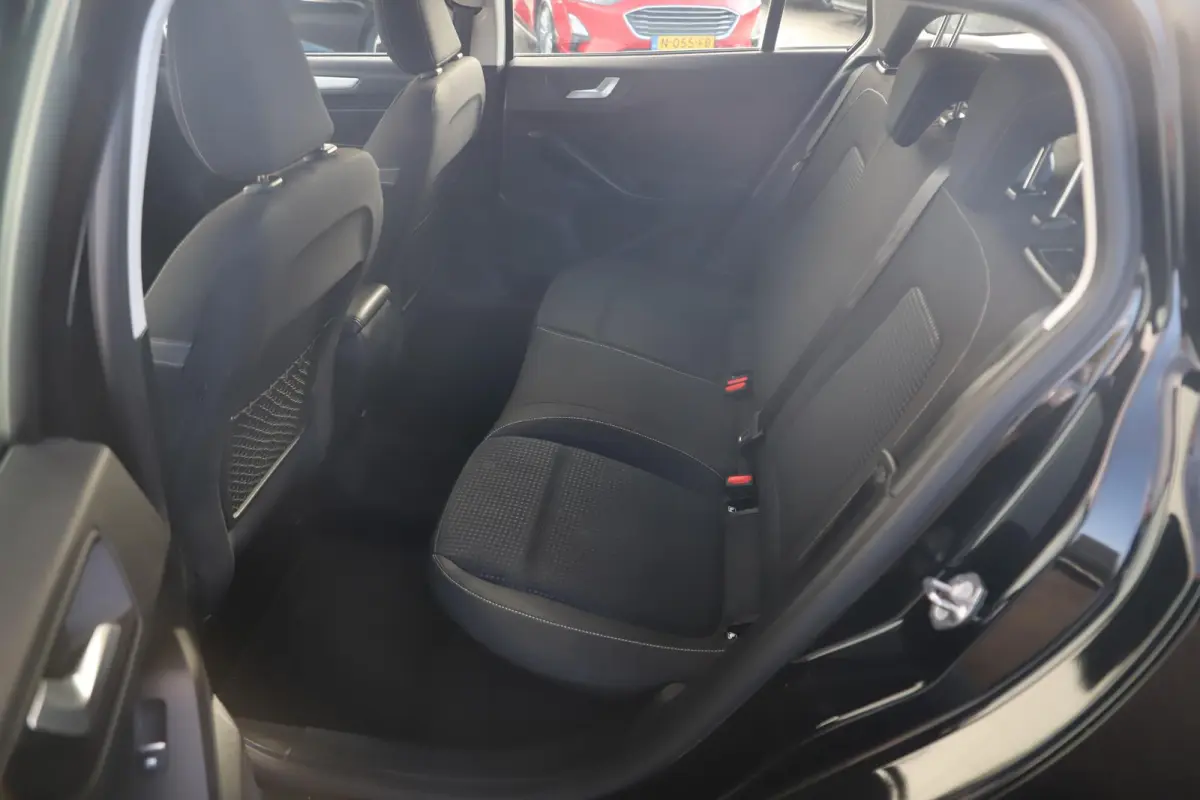 1.0 EcoBoost Trend Edition Business 101PK Trekhaak Navigatie LMV Navigatie Carplay Climate Cruise Control Parkeersensor