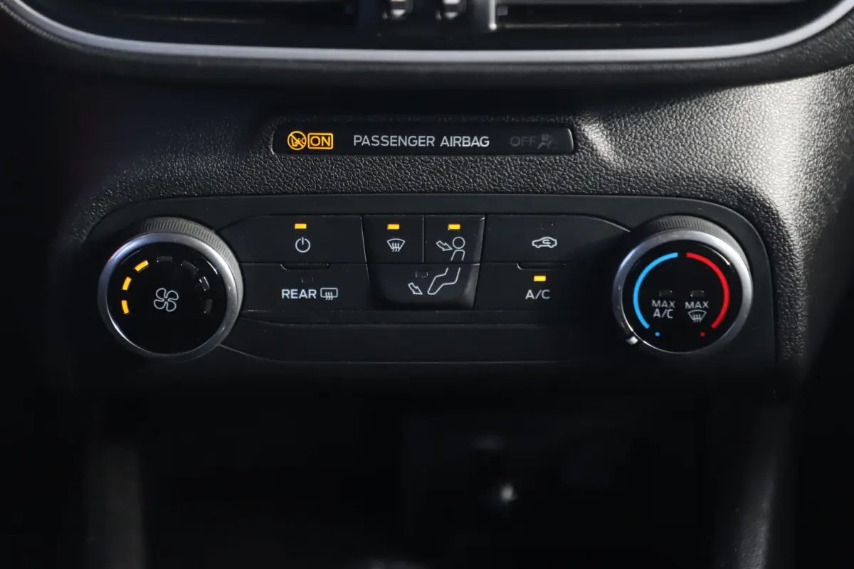 1.0 EcoBoost Trend Edition Business 101PK Trekhaak Navigatie LMV Navigatie Carplay Climate Cruise Control Parkeersensor