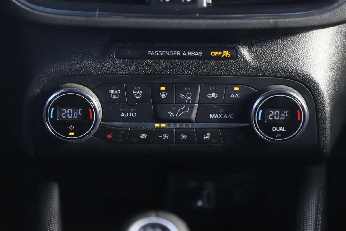 1.0 EcoBoost Hybrid Active X Business 155PK Trekhaak Navigatie Achteruitrijcamera Virtual Cockpit Carplay Climate Cruise Control Stuur & Stoelverwarming