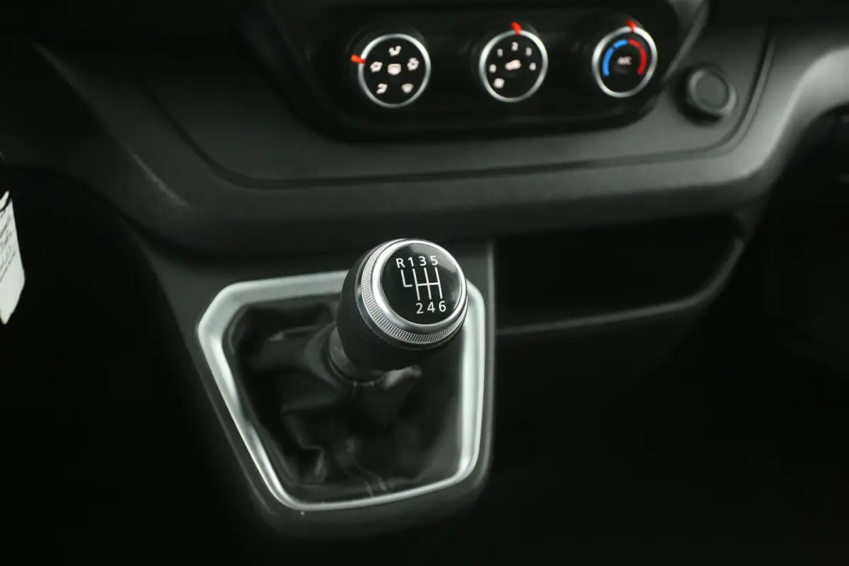 2.0 DCI L2H1 | Airco | Cruise | Camera | 3 Zits | Trekhaak | LED