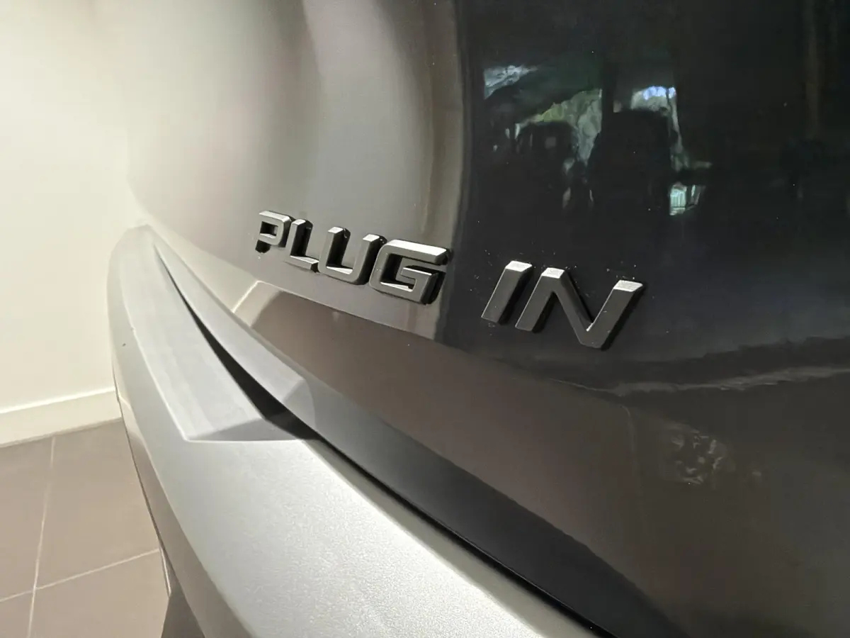 1.6 Plug-in Hybrid 195 Allure 7p | 360-Camera | Stoel- en Stuurverwarming | Dodehoekdetectie | Navigatie |
