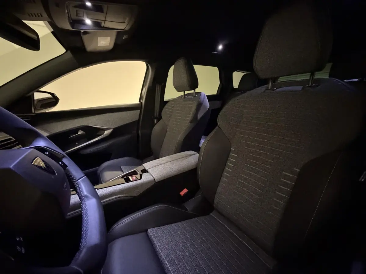 1.6 Plug-in Hybrid 195 Allure 7p | 360-Camera | Stoel- en Stuurverwarming | Dodehoekdetectie | Navigatie |