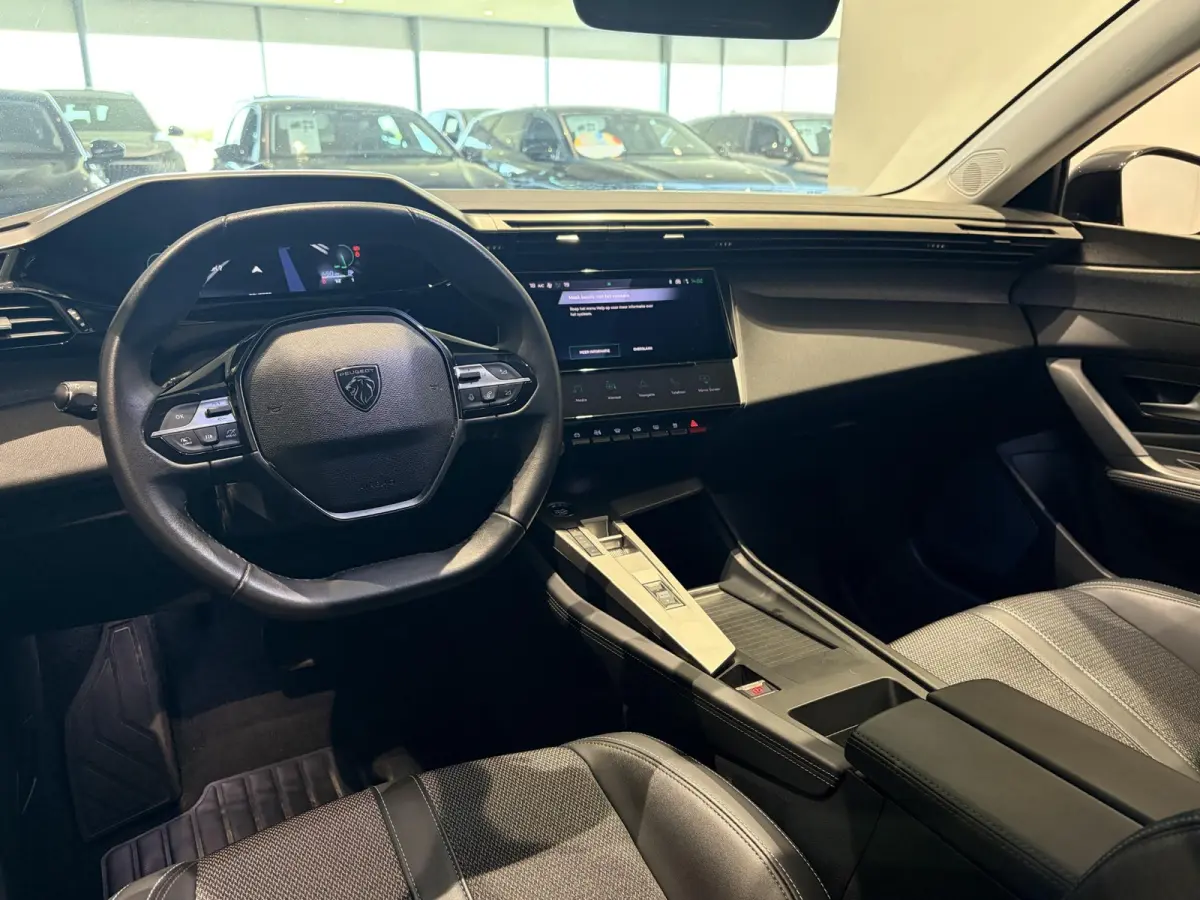 1.2 PureTech Allure Pack Business | Camera | Navigatie | Climate control
