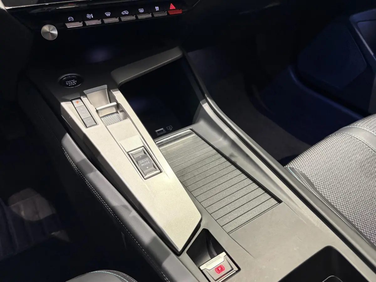 1.2 PureTech Allure Pack Business | Camera | Navigatie | Climate control