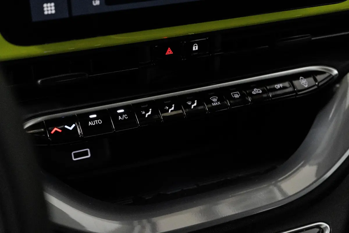 24 kWh Carplay | Climate Control | Cruise Control | Keyless Start | Digitaal Dashboard | Airco (automatisch) | Apple Carplay/Android Auto|telefoonintegratie premium | Cruise control