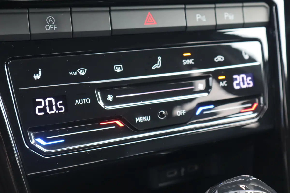 1.5 TSI 150pk R-Line TREKHAAK | Achteruitrijcamera | Apple Carplay/Android Auto|telefoonintegratie premium | Cruise control adaptief