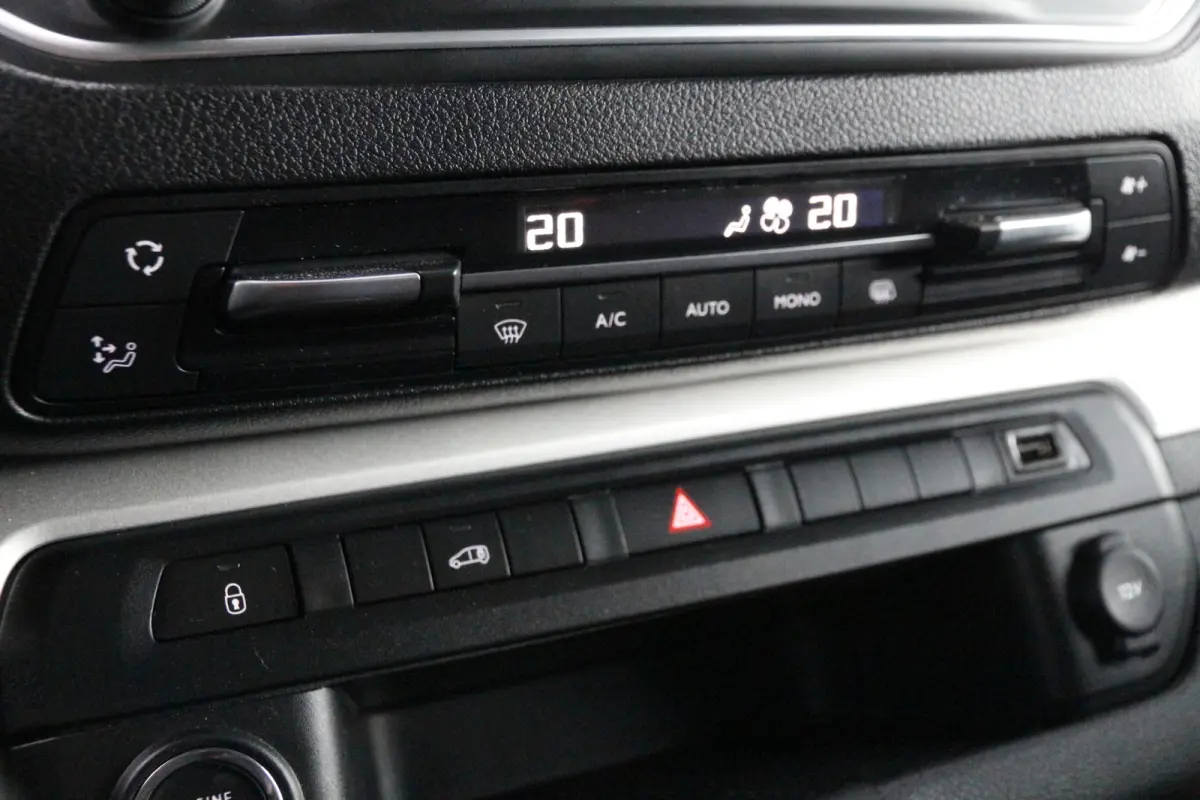 2.0 BlueHDI 180 | Aut. | L3 | Keyless | Standkachel | Navi | Clima..