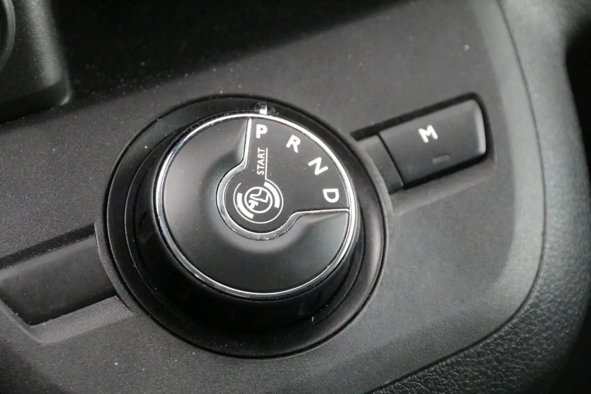 2.0 BlueHDI 180 | Aut. | L3 | Keyless | Standkachel | Navi | Clima..