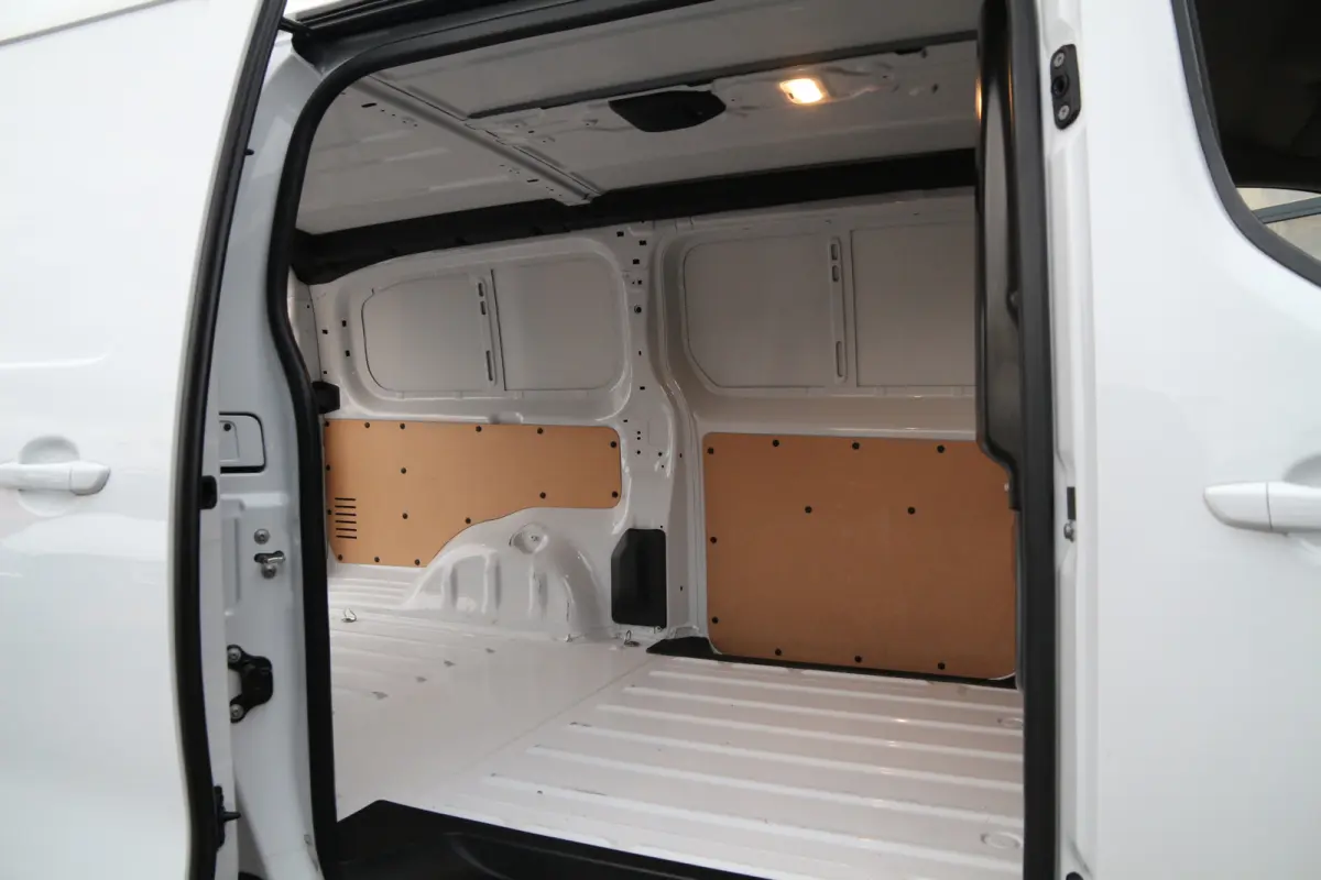 2.0 BlueHDI 180 | Aut. | L3 | Keyless | Standkachel | Navi | Clima..