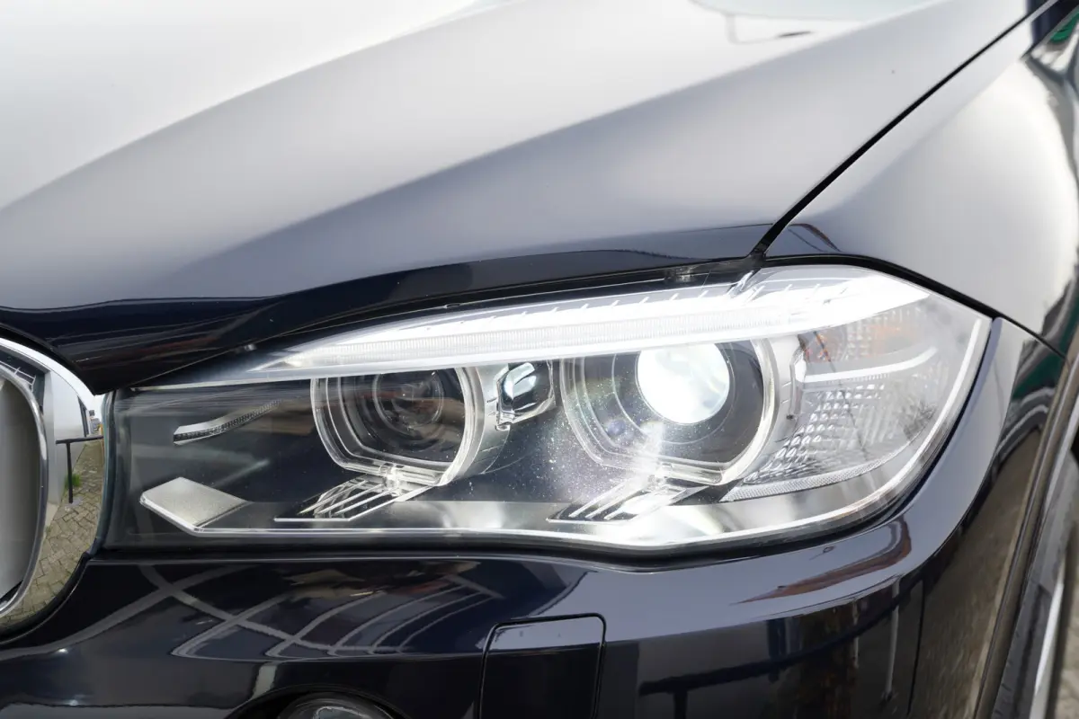 xDrive40e iPerformance High Executive 358pk | M Sportpakket | Achteruitrijcamera | Elektrisch bedienbare achterklep | LED koplampen | Navigatiesysteem full map | Trekhaak elektrisch bedienba
