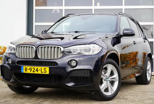 xDrive40e iPerformance High Executive 358pk | M Sportpakket | Achteruitrijcamera | Elektrisch bedienbare achterklep | LED koplampen | Navigatiesysteem full map | Trekhaak elektrisch bedienba