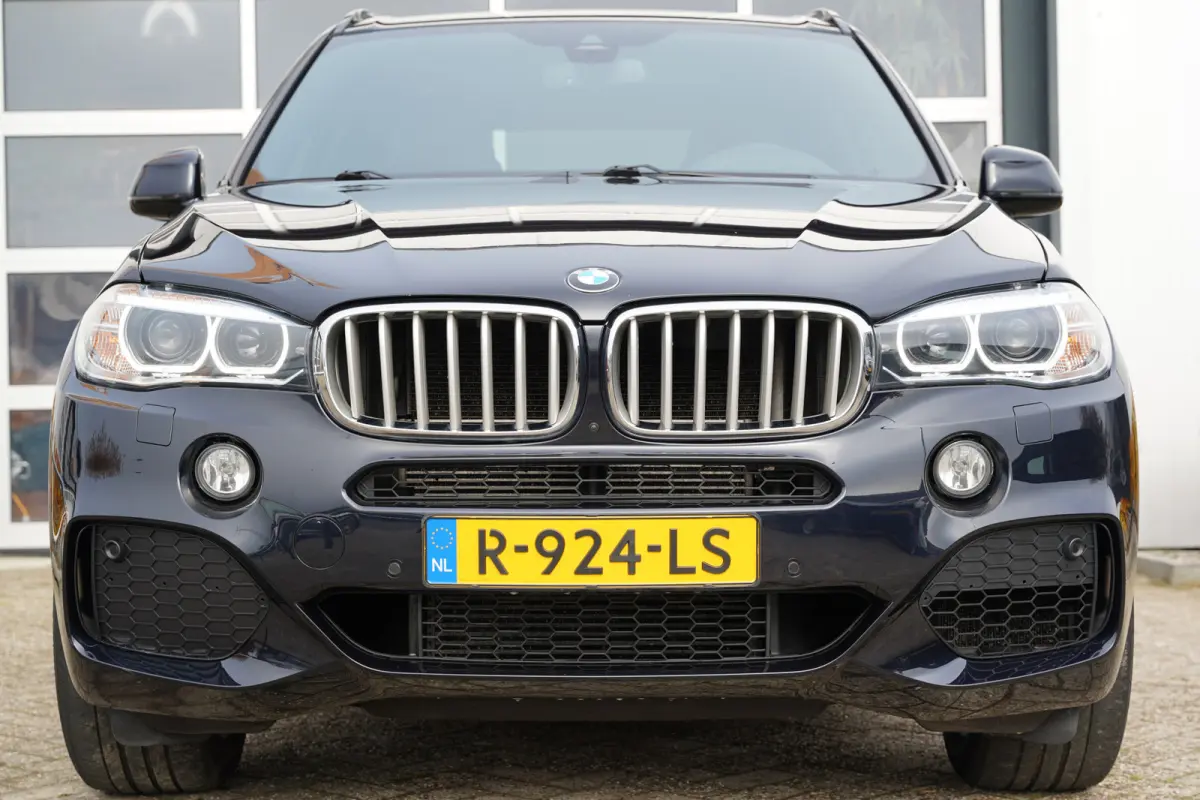 xDrive40e iPerformance High Executive 358pk | M Sportpakket | Achteruitrijcamera | Elektrisch bedienbare achterklep | LED koplampen | Navigatiesysteem full map | Trekhaak elektrisch bedienba