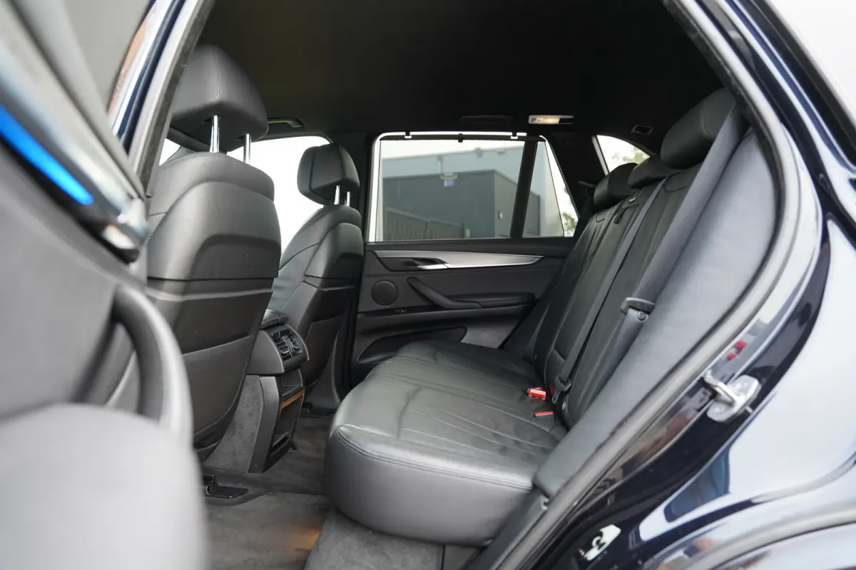 xDrive40e iPerformance High Executive 358pk | M Sportpakket | Achteruitrijcamera | Elektrisch bedienbare achterklep | LED koplampen | Navigatiesysteem full map | Trekhaak elektrisch bedienba