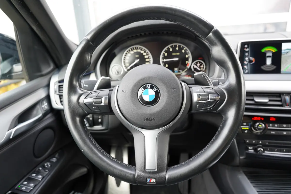 xDrive40e iPerformance High Executive 358pk | M Sportpakket | Achteruitrijcamera | Elektrisch bedienbare achterklep | LED koplampen | Navigatiesysteem full map | Trekhaak elektrisch bedienba