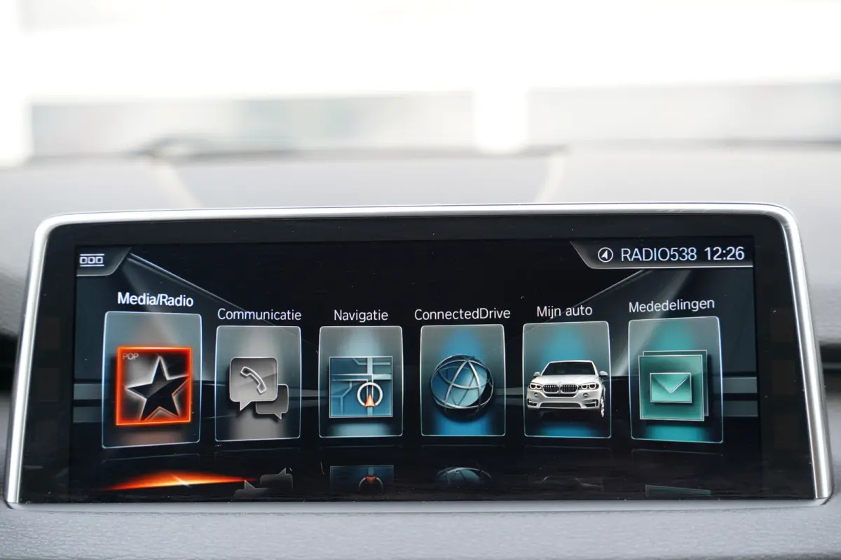 xDrive40e iPerformance High Executive 358pk | M Sportpakket | Achteruitrijcamera | Elektrisch bedienbare achterklep | LED koplampen | Navigatiesysteem full map | Trekhaak elektrisch bedienba