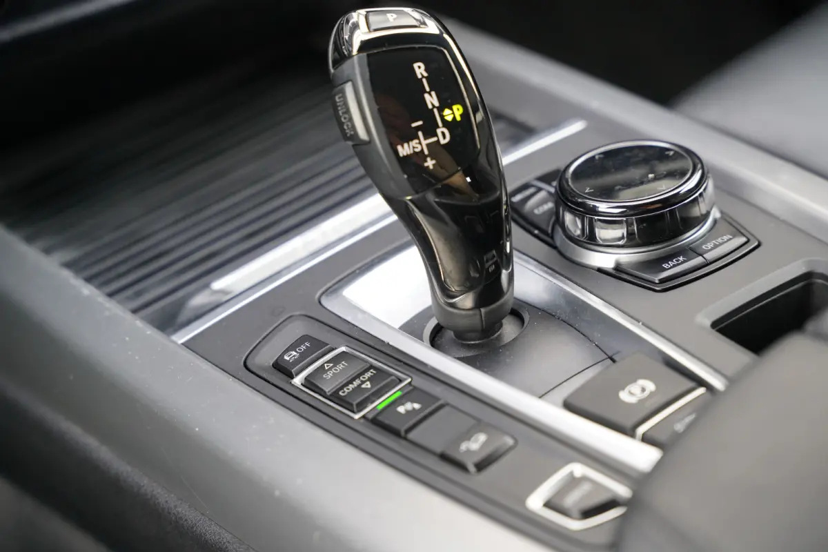 xDrive40e iPerformance High Executive 358pk | M Sportpakket | Achteruitrijcamera | Elektrisch bedienbare achterklep | LED koplampen | Navigatiesysteem full map | Trekhaak elektrisch bedienba