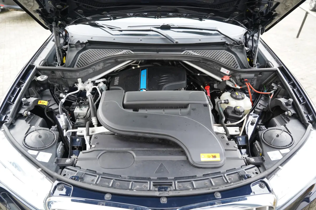 xDrive40e iPerformance High Executive 358pk | M Sportpakket | Achteruitrijcamera | Elektrisch bedienbare achterklep | LED koplampen | Navigatiesysteem full map | Trekhaak elektrisch bedienba