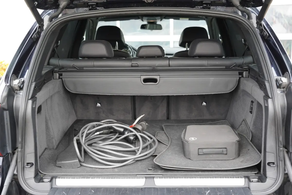 xDrive40e iPerformance High Executive 358pk | M Sportpakket | Achteruitrijcamera | Elektrisch bedienbare achterklep | LED koplampen | Navigatiesysteem full map | Trekhaak elektrisch bedienba