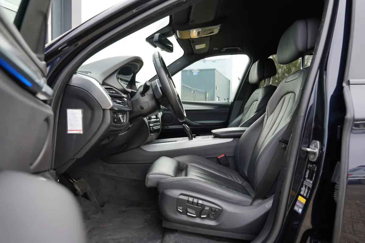 xDrive40e iPerformance High Executive 358pk | M Sportpakket | Achteruitrijcamera | Elektrisch bedienbare achterklep | LED koplampen | Navigatiesysteem full map | Trekhaak elektrisch bedienba