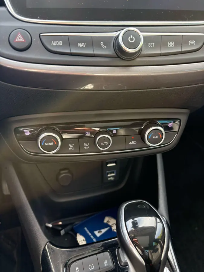 1.2 Turbo Innovation | 110pk | Automaat | 48.000km! | Lederen Bekleding | Navi | Camera | Head-Up Display | Trekhaak |