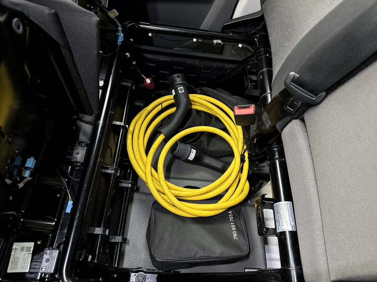 Basis 36 kWh Bakwagen Camera luchtgeveerde stoel Navigatie 115km WLTP NAP